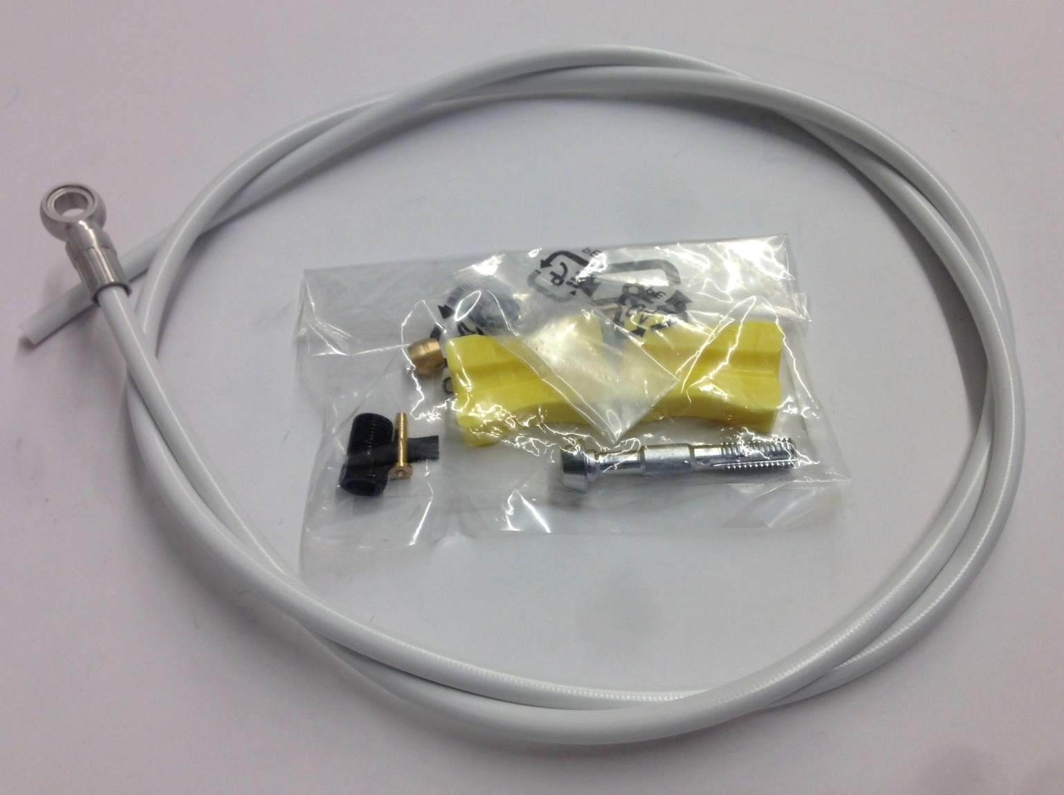 Shimano Bremsleitung SM-BH59-SB 1000mm Weiss 1 Shimano Bremsleitung SM-BH59-SB 1000mm Weiss